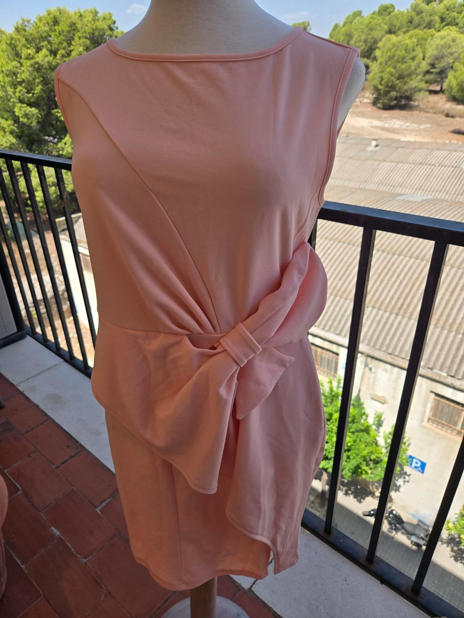Robe pastel rose avec noeud – photo 3